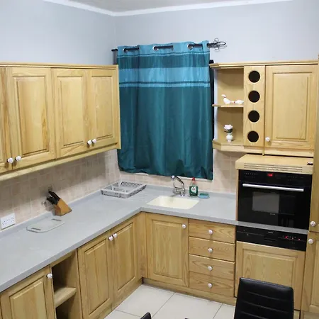 Grand Seaside Apartment, 3 Bedrooms - 4 Bathrooms Διαμέρισμα