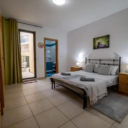 Διαμέρισμα Grand Seaside Apartment, 3 Bedrooms - 4 Bathrooms