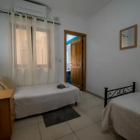 Grand Seaside Apartment, 3 Bedrooms - 4 Bathrooms Appartement *