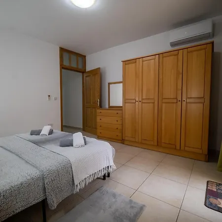 Grand Seaside Apartment, 3 Bedrooms - 4 Bathrooms Appartement