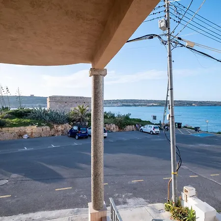 Grand Seaside Apartment, 3 Bedrooms - 4 Bathrooms דירה Is-Sellum