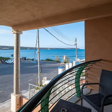 Grand Seaside Apartment, 3 Bedrooms - 4 Bathrooms Is-Sellum