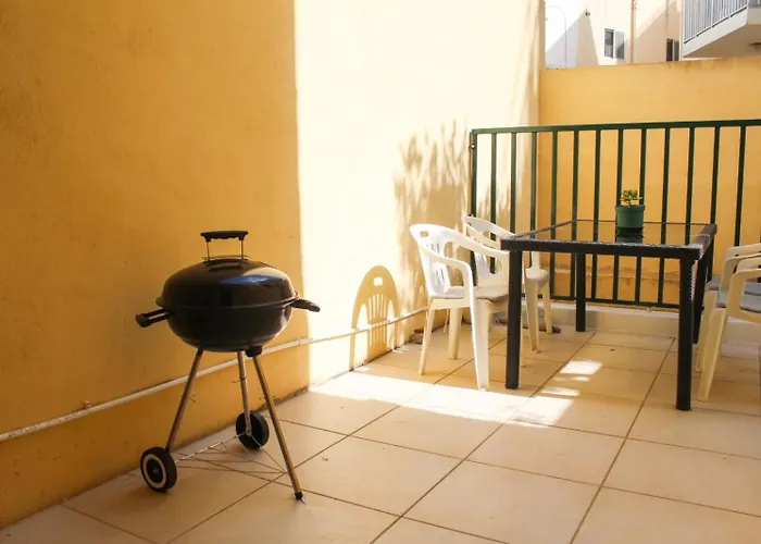 Grand Seaside Apartment, 3 Bedrooms - 4 Bathrooms Διαμέρισμα