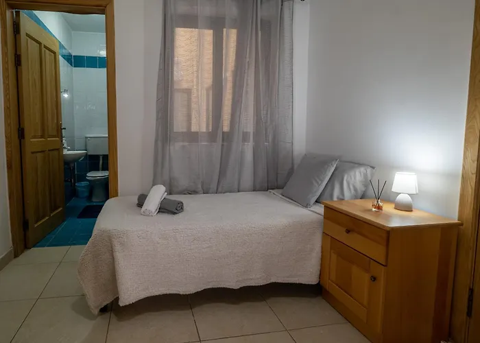 Διαμέρισμα Grand Seaside Apartment, 3 Bedrooms - 4 Bathrooms *