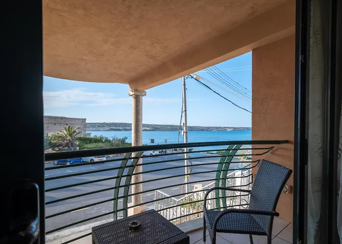 Grand Seaside Apartment, 3 Bedrooms - 4 Bathrooms